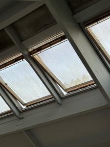 Photo de galerie -  Nettoyage fenêtre de toit à grande hauteur 