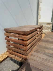 Photo de galerie - Habillage d’une PAC en bois exotique 