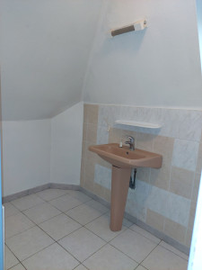 Photo de galerie - Avant : salle de bain à renover