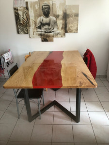 Photo de galerie - Création complète bois résine et pied 