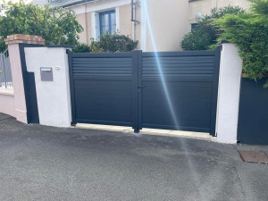 Photo de galerie - Poteau et muret et pose de portail