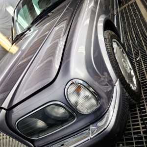 Photo de galerie - Poli lustrage complet de cette Bentley 
 suite à un vernis avec petite imperfection