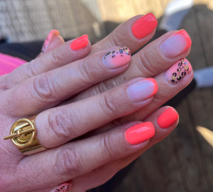 Photo de galerie - Ongle gel#orange#été