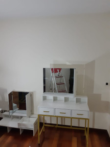 Photo de galerie - Meble salon d'artistes avant l'amélioration 