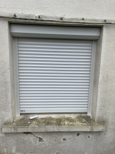 Photo de galerie - Installation d'un volet roulant électrique 