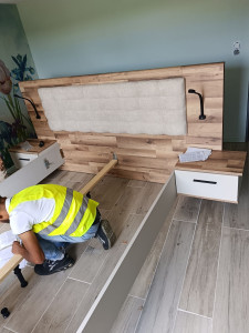 Photo de galerie - Montage d'un lit et installation complète du mobilier de chambre.

Travail soigné et professionnel