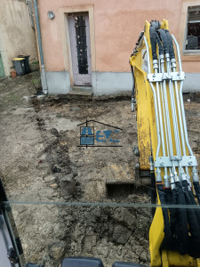 Photo de galerie - Terrassement de 300M2 sur la commune de Massy pour la pose de pavés Napoléon ( vieux pavés de Paris )