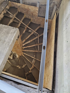 Photo de galerie - Création escalier coulement du béton 