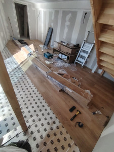 Photo de galerie - Pose en court d'un parquet après avoir fait le placo 