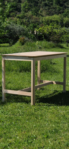 Photo de galerie - Conception et réalisation d'une table haute de cuisine 4-6 personnes en érable massif 