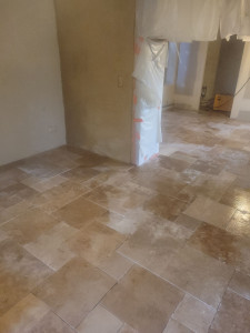 Photo de galerie - Travertin  en opus romain 