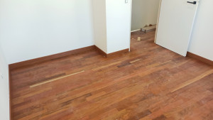 Photo de galerie - Propreté : Protection des murs et nettoyage du chantier assurés.
Faites confiance à notre expertise pour votre prochain projet de sol ou de mur !