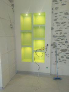 Photo de galerie - Pose d'éclairage spot pour niche