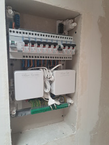 Photo de galerie - Encastrement d'un tableau électrique neuf dans combles aménagée 