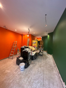 Photo de galerie - Peinture personnalisée selon vos besoins. Ajoutez de la couleur à votre espace avec un travail soigné. Contactez-moi pour un devis rapide.”