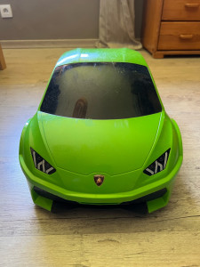 Photo de galerie - Parfois je prend la lamborghini pour les déménagements…enfin quand il n’y a pas trop de gros meubles 