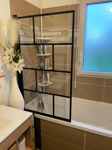 Photo de galerie - Pose de paroi de douche