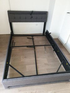 Photo de galerie - AVANT MONTAGE LIT ? A COFFRE ?