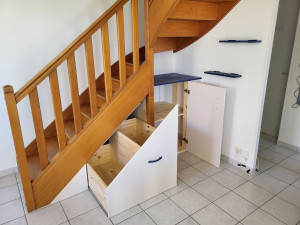 Photo de galerie - Amenagement sous escalier, conception, fabrication et pose