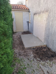 Photo de galerie - Réalisation d'une dalle pour cabanon de jardin