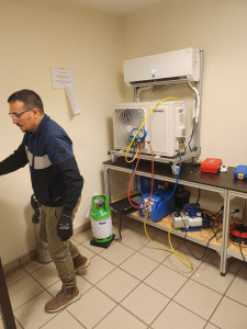 Photo de galerie - Pose de pompe à chaleur réversible climatisation à partir de 499€ pièces main d’œuvre et garantie décennale 