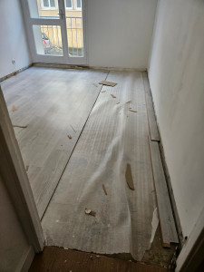 Photo de galerie - Pose parquet flottant et pvc. 