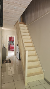 Photo de galerie - Réalisation de la pose d'un escalier droit 