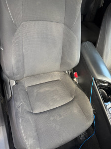 Photo de galerie - Shampouinage des sièges d’une Toyota C-HR(avant)