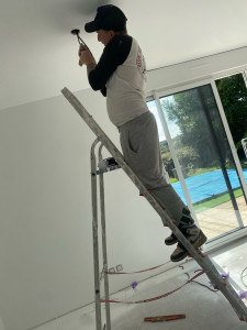 Photo de galerie - Alexandre l’électricien ( branchement spot plafond )