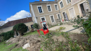 Photo de galerie - Terrassement d’une tranchée pour évacuation 