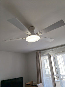Photo de galerie - Pose de ventilateur de plafond avec lumière intégré 