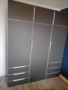 Photo de galerie - Grande Armoire ikea