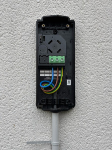 Photo de galerie - Pose et mise en service d’une borne de recharge partie 1 