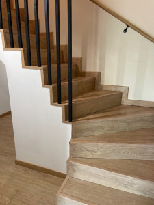 Photo de galerie - Création d’escalier en parquet coller 