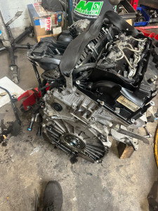 Photo de galerie - Démontage moteur bmw série 1 pour un entretien complet 