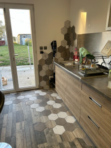 Photo de galerie - Pose de carrelage fondu au parquet 