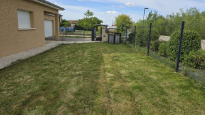 Photo de galerie - Tonte espaces extérieurs 