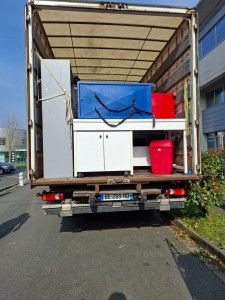 Photo de galerie - Déchargement camion 