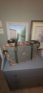 Photo de galerie - Artisane d'art je réalise des sacs et accessoires en liège. 
