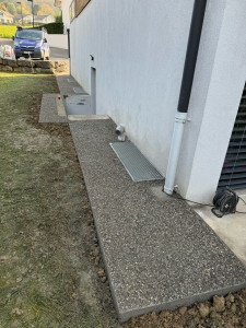 Photo de galerie - Chemin en béton désactivé à Archamps