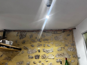 Photo de galerie - Installation de l’arrivée d’eau général du restaurant en apparent car il avait une fuite dans la dalle. 
