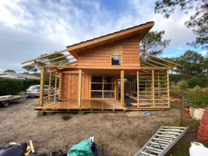 Photo de galerie - Chalet monté de a à z du sol à la toiture intérieur compris