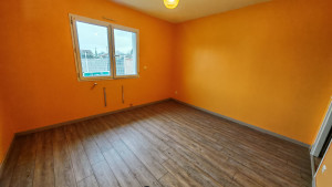 Photo de galerie - Pose parquet PVC imitation bois 