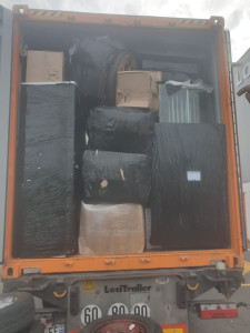 Photo de galerie - Pour charger et décharge des colis, gfn service à votre service 