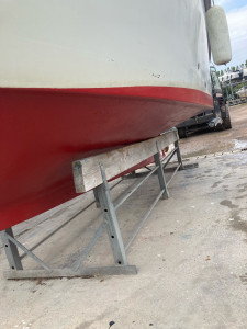 Photo de galerie - Entretien bateau lavage anti fouling peinture 