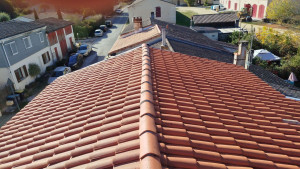 Photo de galerie - Démoussage de toiture après brossage