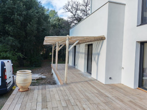 Photo de galerie - Pose d'une pergola.