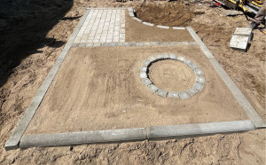 Photo de galerie - Pose de bordure et pavés sur sable