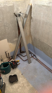 Photo de galerie - Rénovation SDB, pose et raccordement bac à douche.