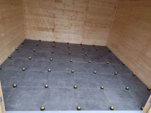 Photo de galerie - Carrelage intérieur cabanon de jardin 